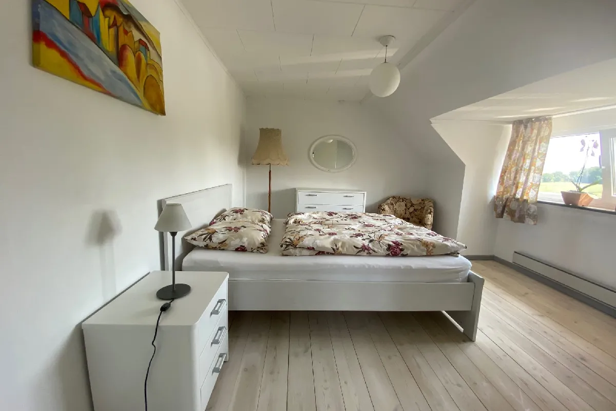 Erstes Schlafzimmer im Obergeschoss