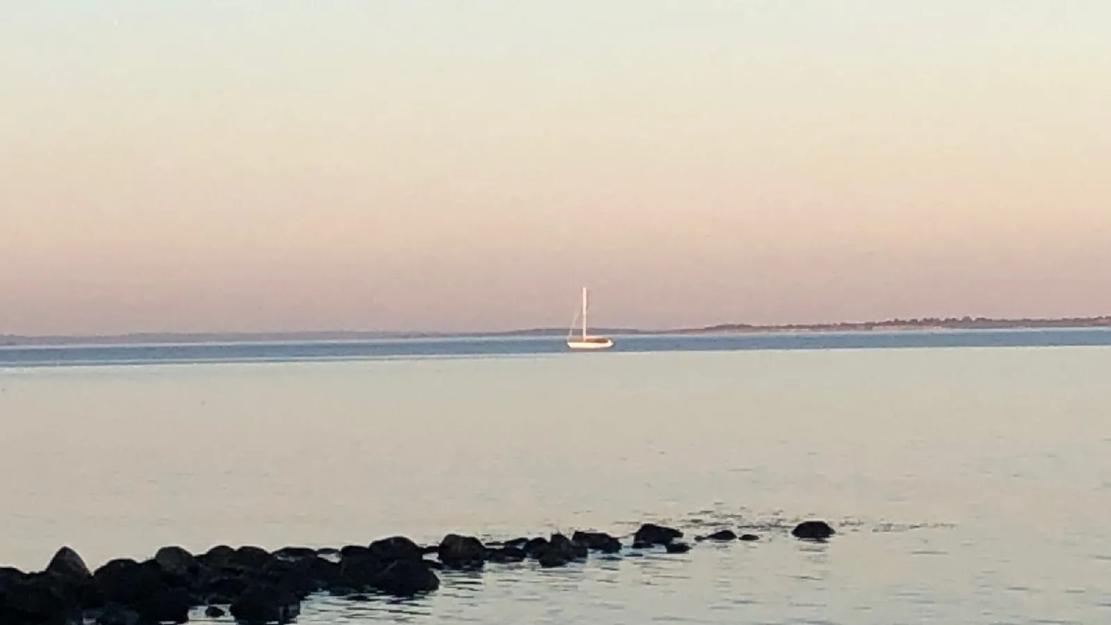 Abendlicht über der Küste bei Mommark